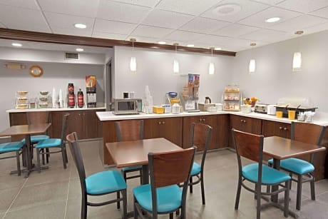 Days Inn & Suites by Wyndham Kinder