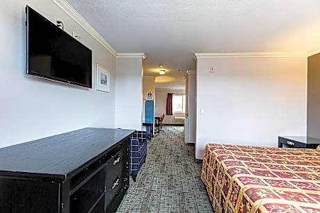 Deluxe Queen Room with Two Queen Beds - Non-Smoking
