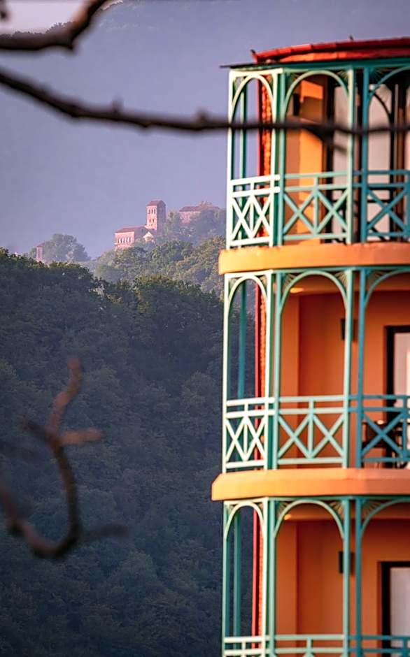 Burki Castle & Cellar