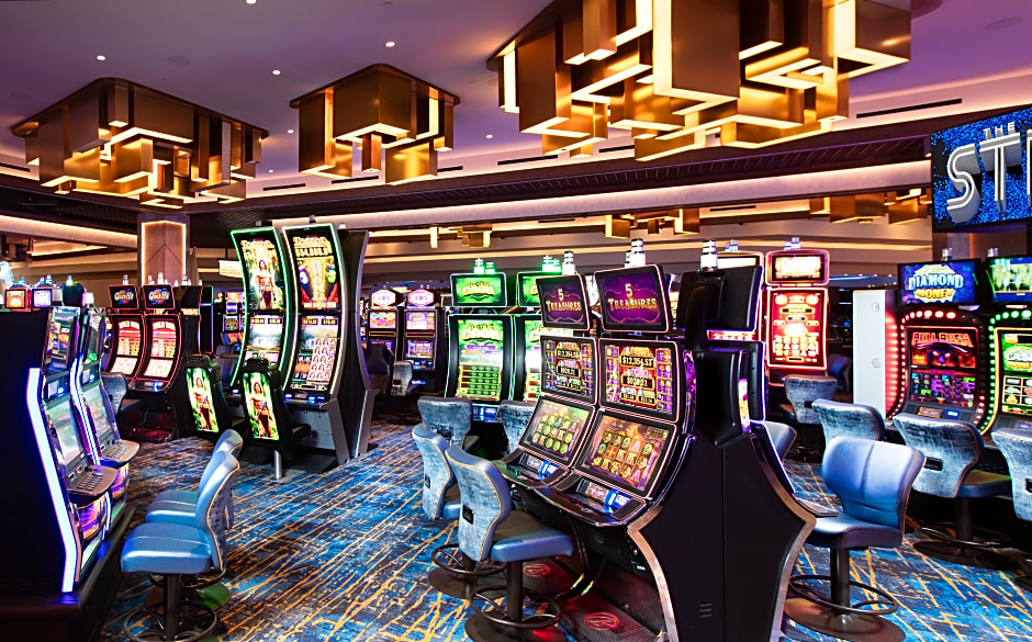 The STRAT Hotel, Casino & Tower