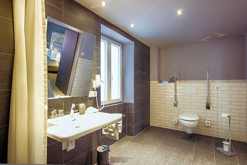 Hotel Goldene Traube - by Neugart