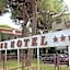 Club Hotel