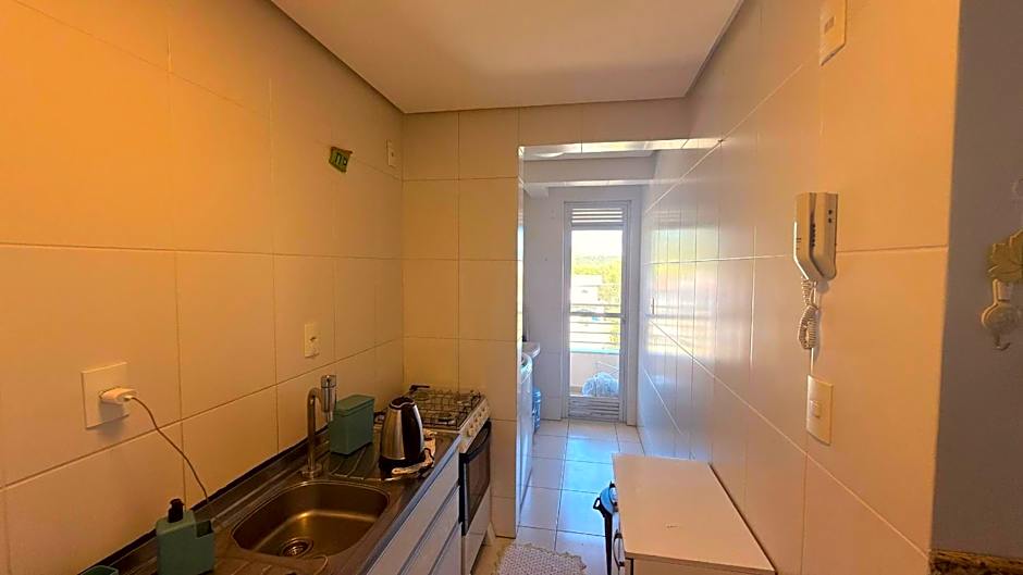 Piscina varanda espaçosa com churrasqueira a 3 min da praia