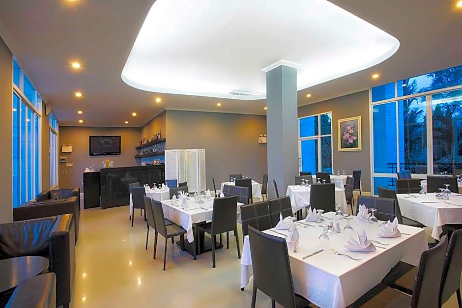 La Vie En Rose Hotel