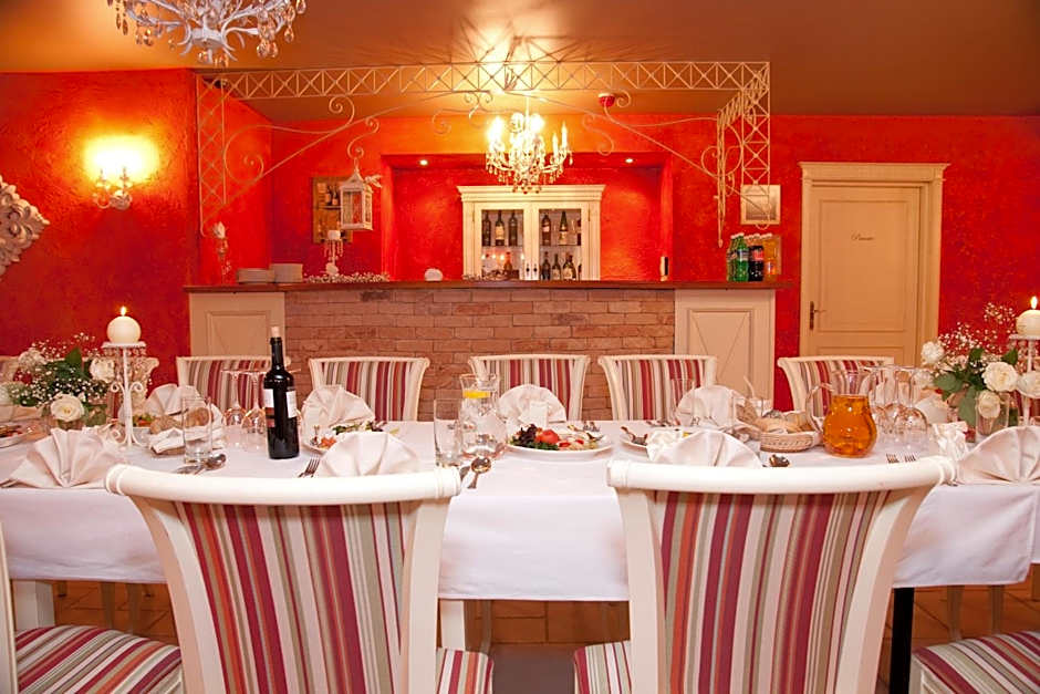 Villa Estera - Hotel & Restauracja