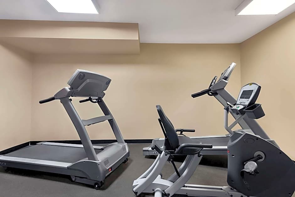 Baymont by Wyndham Sioux Falls North/I-29/Russell St