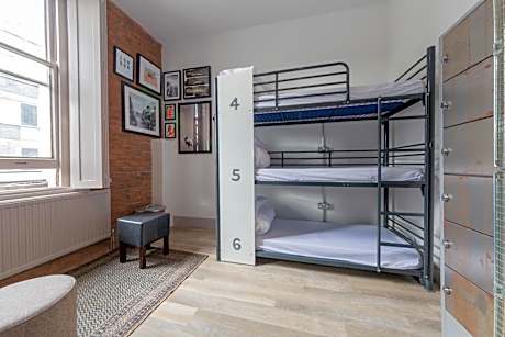 Bed in 3-Bed Mixed Dormitory Room