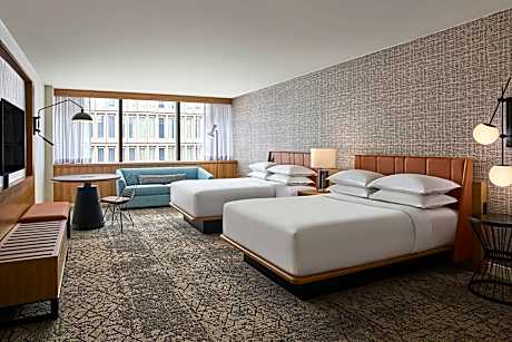 Larger Guest room, 2 Queen