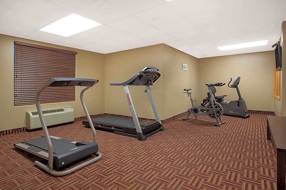 Super 8 by Wyndham Midland