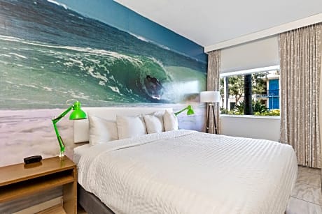Deluxe King Room