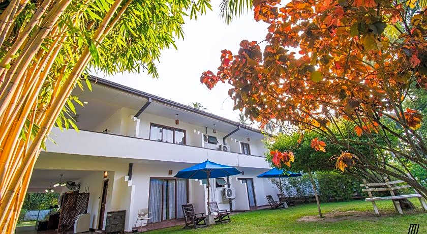 Oreeka Hotels (Katunayake Airport Hotel)