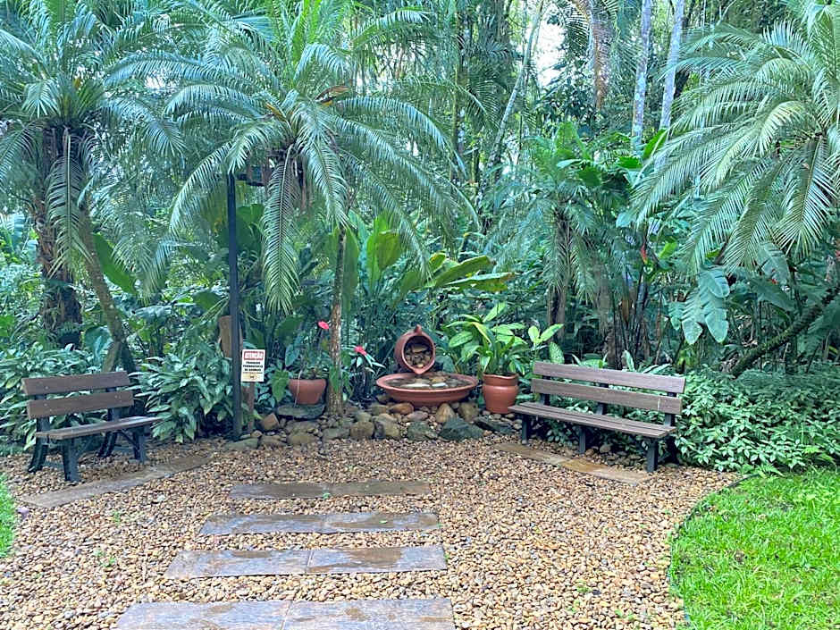 Flat estudio 110 Amarilis Riviera de São Lourenço, 03 piscina climatizada, serviço de hotelaria, limpesa e troca de toalhas diária, carregador veiculo elétrico e servico de praia finais de semana WiFi 500