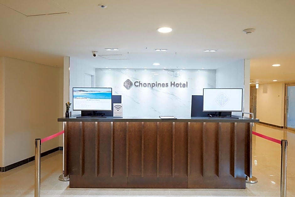 Sokcho Chonpines Beach Hotel