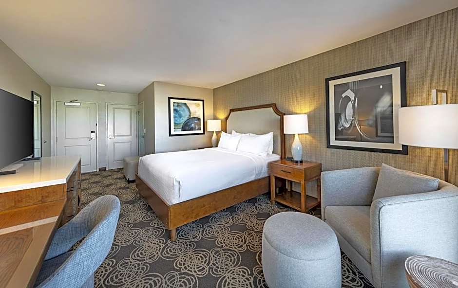 Redondo Beach Hotel, Tapestry Collection by Hilton