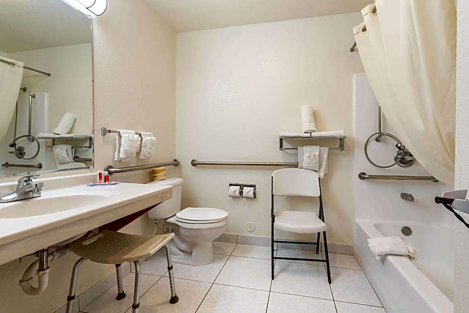 Econo Lodge Pueblo North