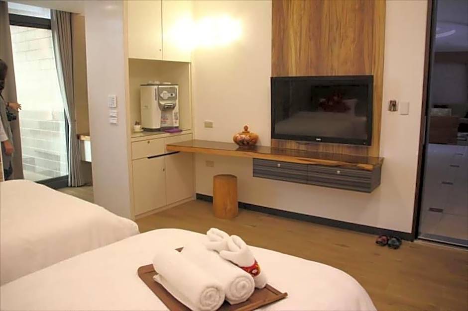 Applause In The Mountain