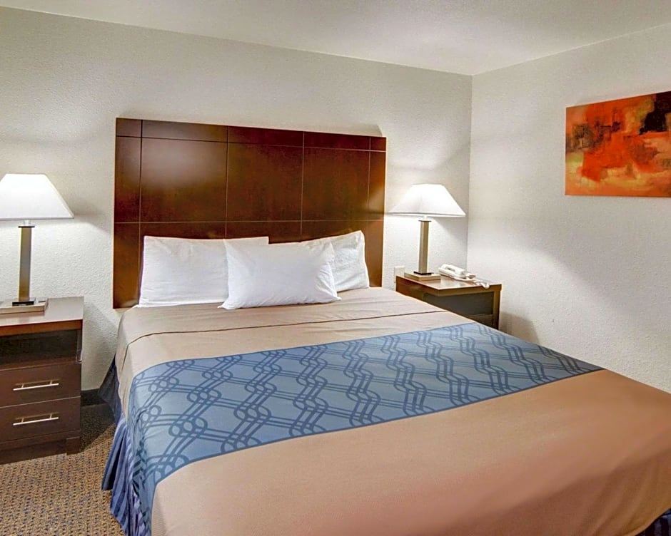 Rodeway Inn & Suites Lewisville I-35