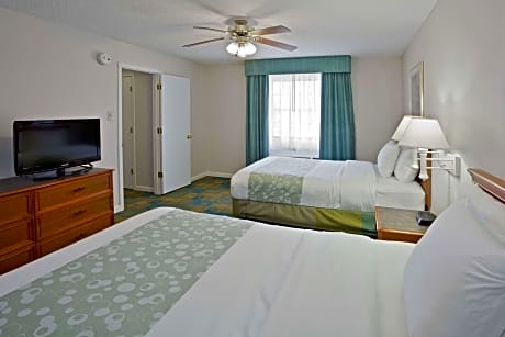 2 Double Beds Apartment City View Non-Smoking
