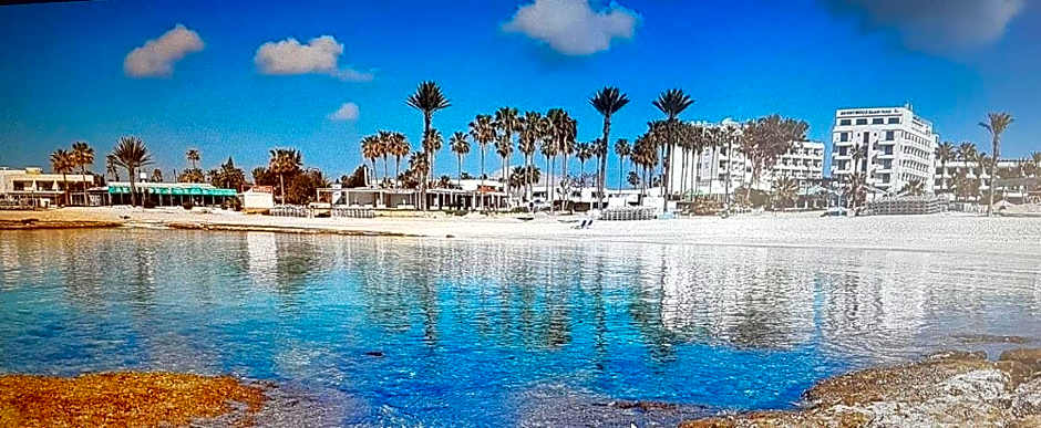 Christopher's Sandy Beach Suites