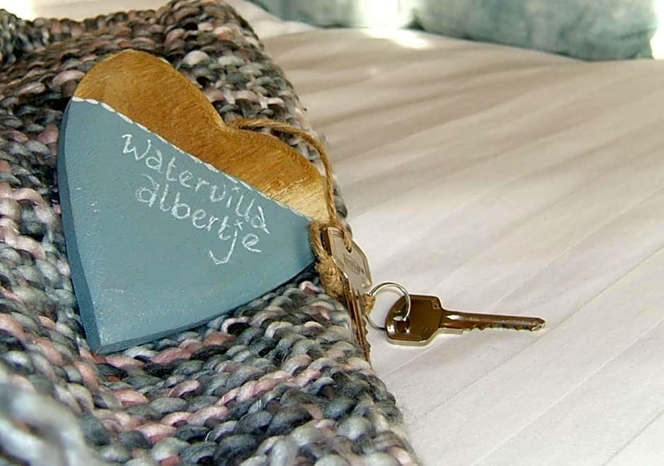 Watervilla Albertje – Amsterdam, NY