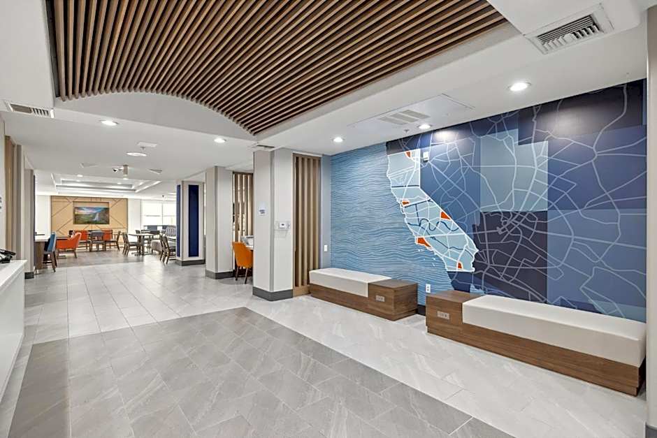 Holiday Inn Express Hotel & Suites Vacaville By IHG