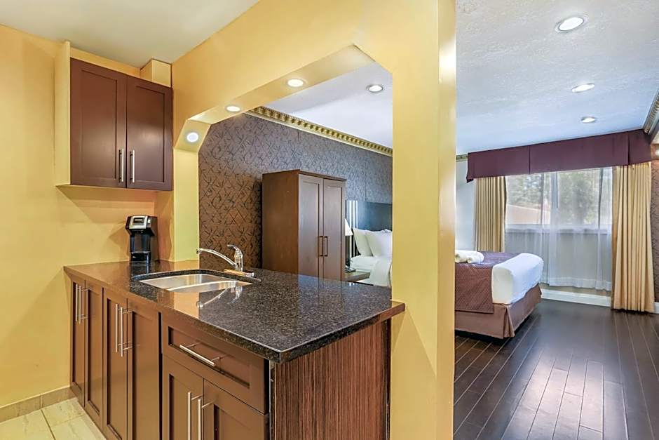 Days Inn by Wyndham Sylvan Lake