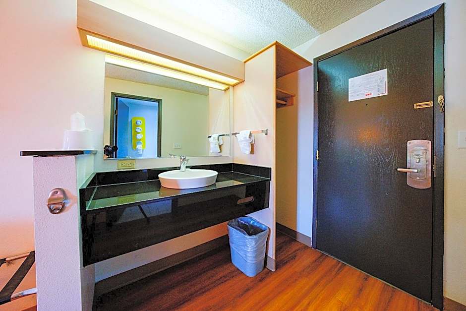 OYO Hotel Hermiston OR, Downtown