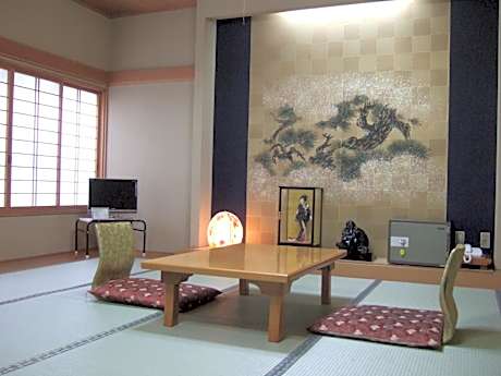 Japanese-Style Deluxe Room with Shared Bathroom