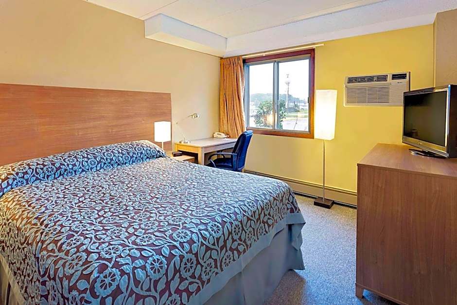 Days Inn by Wyndham Winona