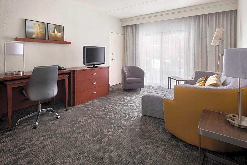 Courtyard by Marriott Boston Norwood/Canton