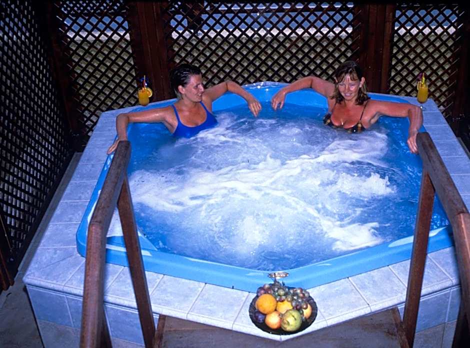 Senator Hotel Apartments