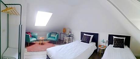 Twin Room with Private External Bathroom