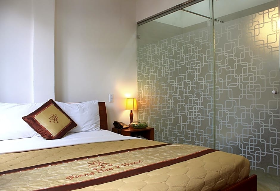 Giang Son 2 Hotel