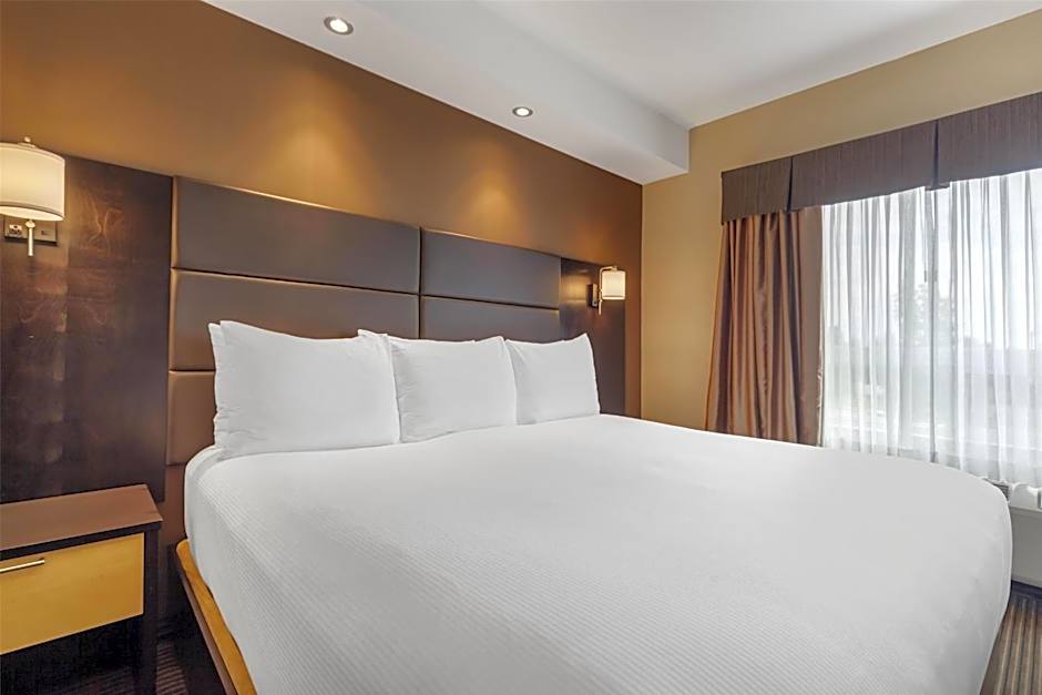 Best Western Cold Lake Inn