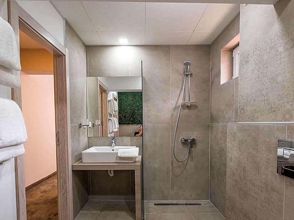 Caro Apartments & Rooms