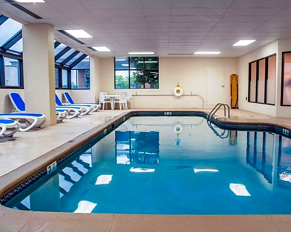 Comfort Inn & Suites Watertown
