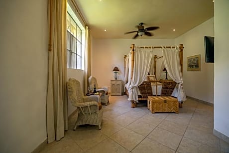 Suite with Hot Tub