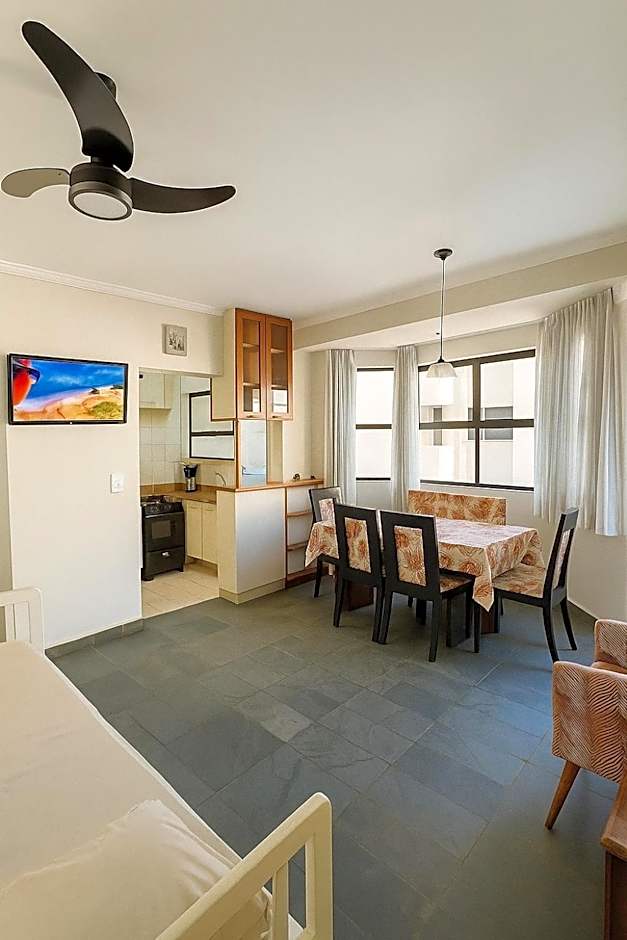 Apto com PISCINA 2 quadras da praia