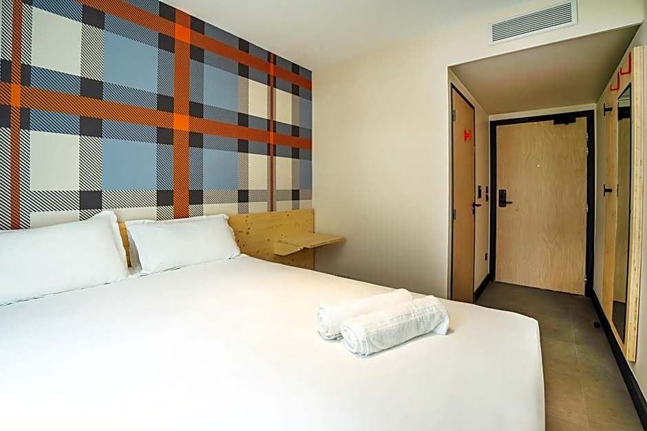 EasyHotel Marseille Euromed