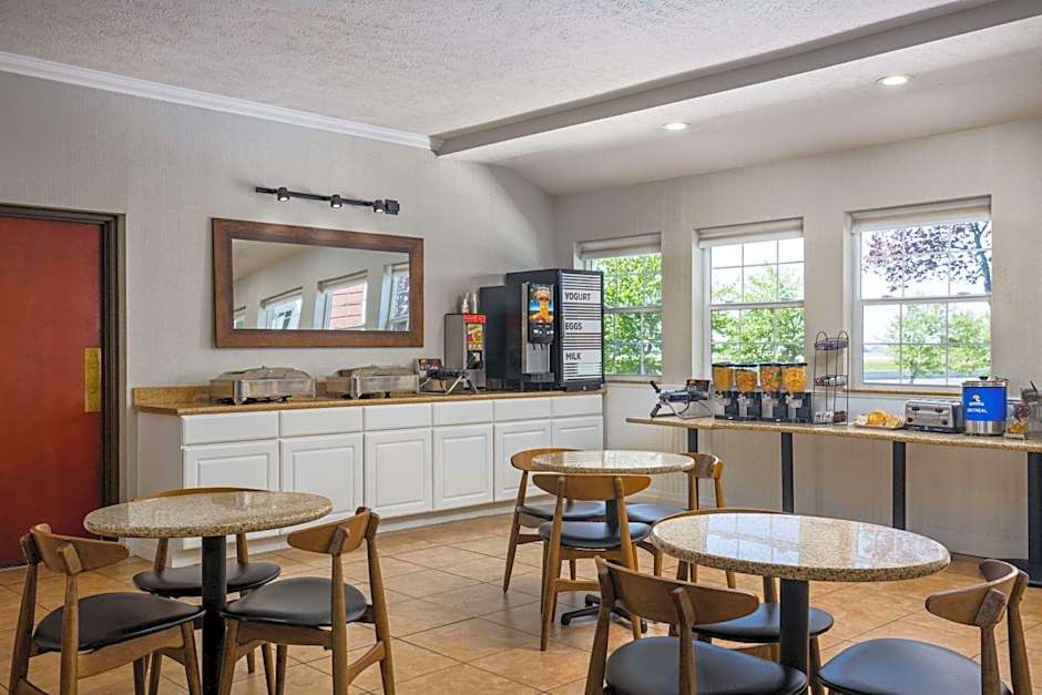 Ramada by Wyndham Moses Lake