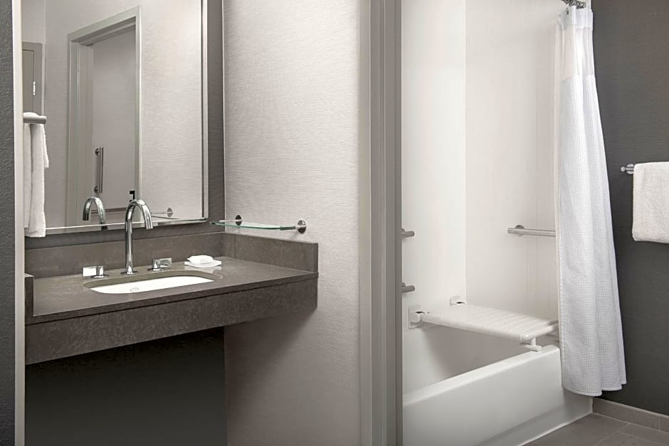 Courtyard by Marriott Savannah Downtown - Historic District