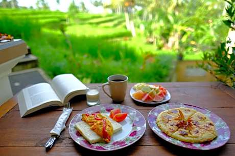 Cottage with Garden View