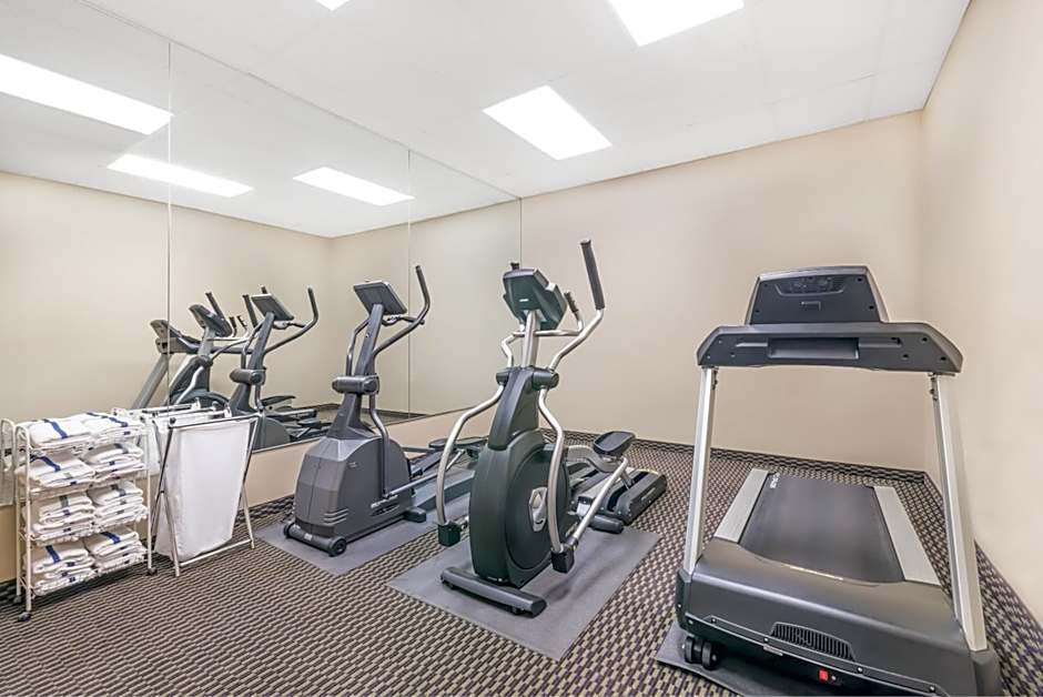 Elevation Inn & Suites, Trademark Collection by Wyndham