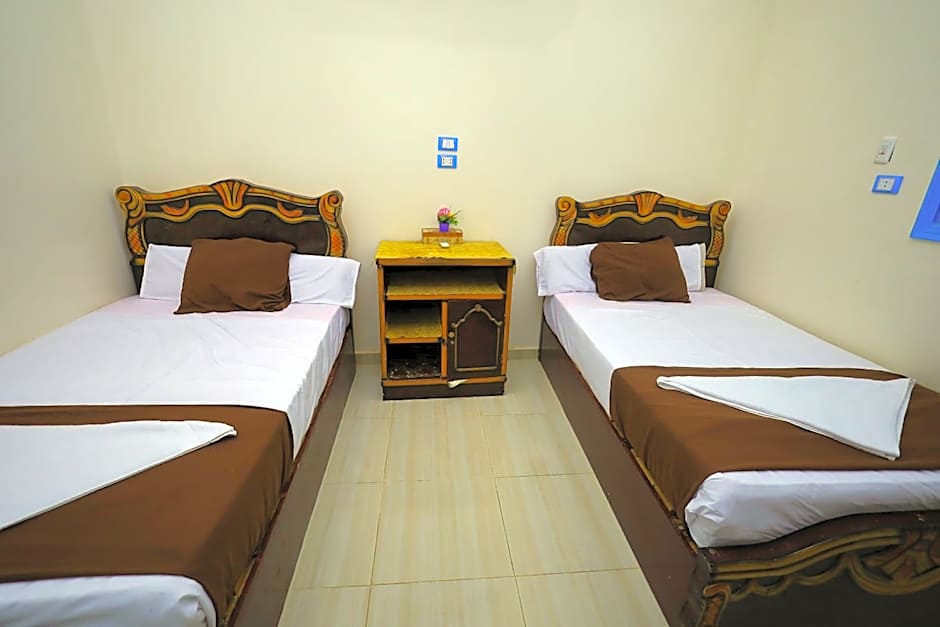 Nubian Popeye - Roof top - Nile View