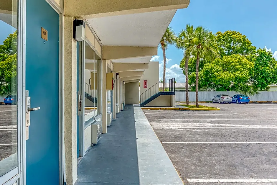 Hotel Pinellas Park - St. Petersburg North US-19