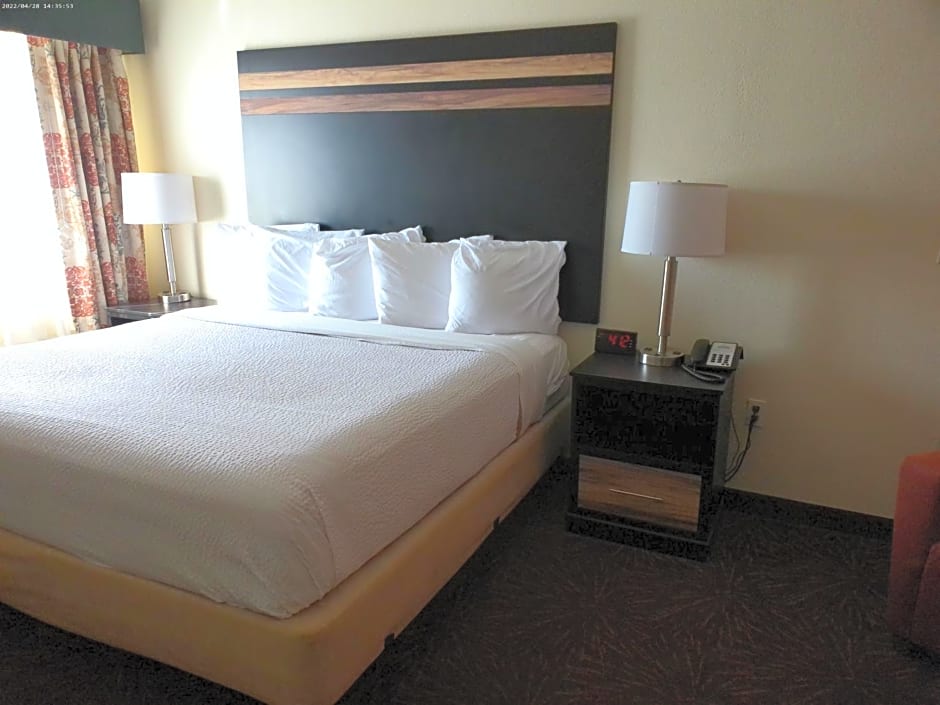 Days Inn & Suites by Wyndham Tucson/Marana