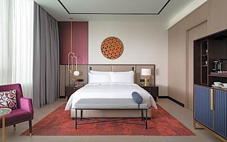 Junior King Suite with Terrace - Club Lounge Access