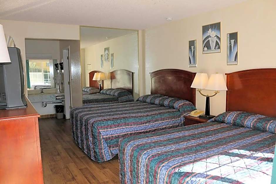 Bluelake Inn @ Heavenly Village