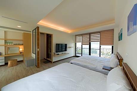 Quadruple Room with Balcony