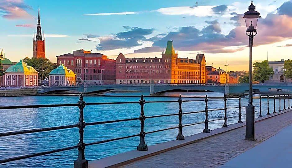 RAMILTON Old Town Hostel